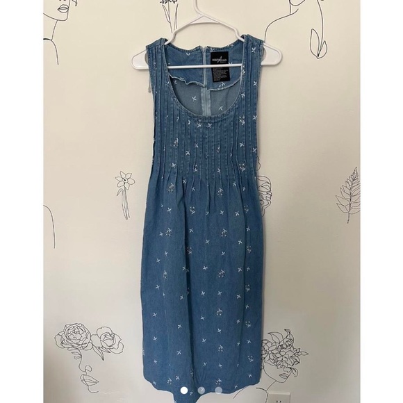 Jean Dress with a Tie Back POSITIVE ATTITUDE YRK - Picture 1 of 3